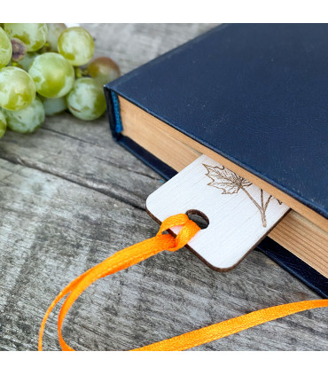 Wooden Bookmark “Cozy Autumn Reads” – Autumn Warmth on Every Page