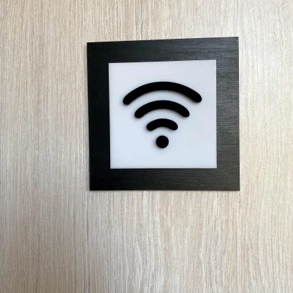 Табличка Wi-Fi з фанери та акрилу