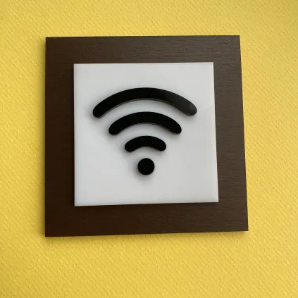 Табличка Wi-Fi з фанери та акрилу